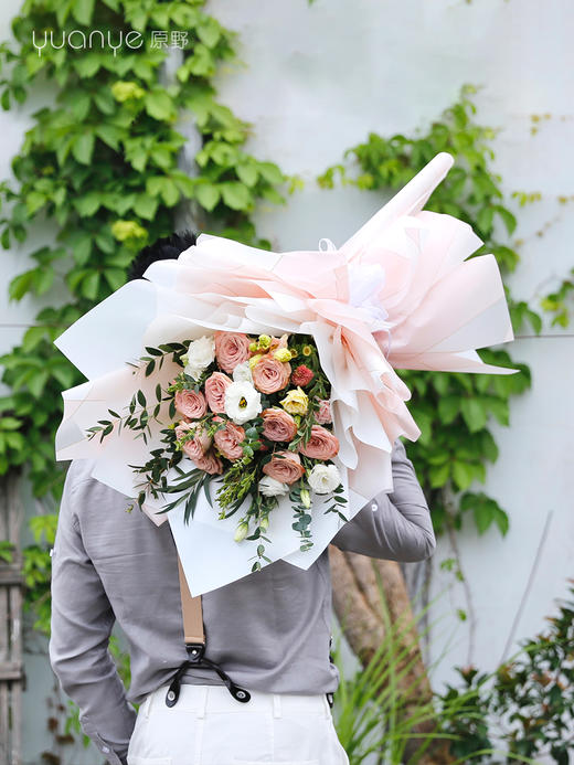 11朵卡布奇诺玫瑰桔梗韩式花束 商品图1