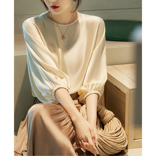 【被春夏氛围包裹着，轻松惬意！】黛唯梵爆款松紧蝙蝠袖圆领衬衣女sq 商品图0