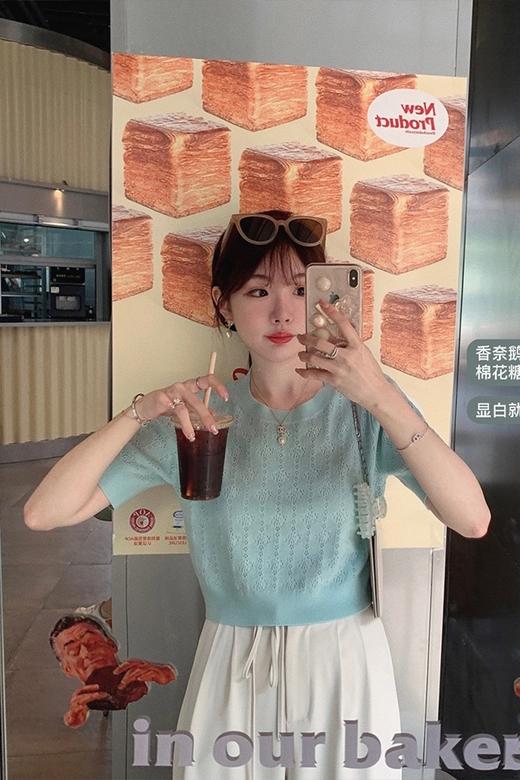 金蘑菇菇【新季茶花】镂空超细羊毛早春法式小众别致针织短上衣 商品图5