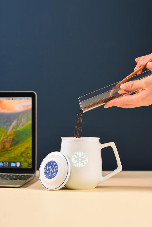 富玉 |  景德镇陶瓷女士茶漏杯大容量水杯带盖事事如意茶漏杯 商品图2