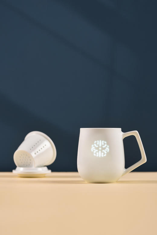 富玉 |  景德镇陶瓷女士茶漏杯大容量水杯带盖事事如意茶漏杯 商品图1