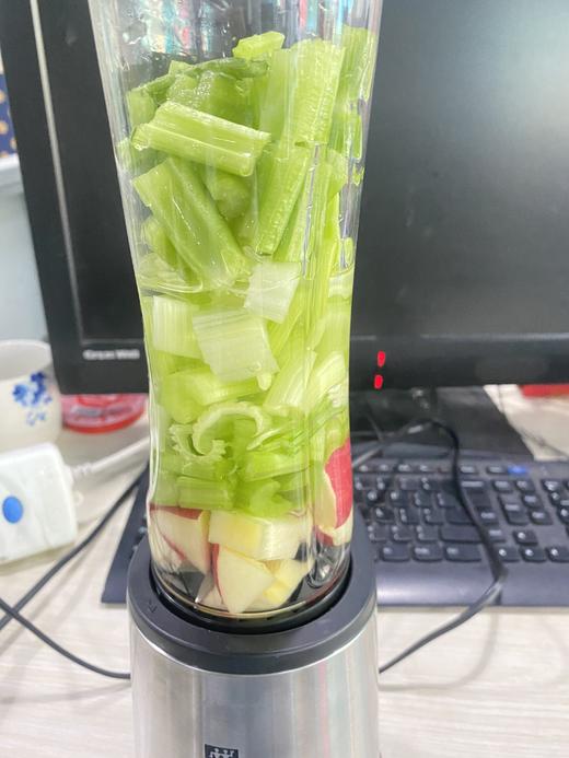 鲜季有机西芹  绿凉爽味 多汁味正   夏日最该吃的微苦 商品图6