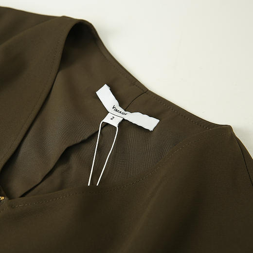 VIMAGE/纬漫纪秋冬新款通勤纯色气质V领连衣裙VC2207002 商品图2