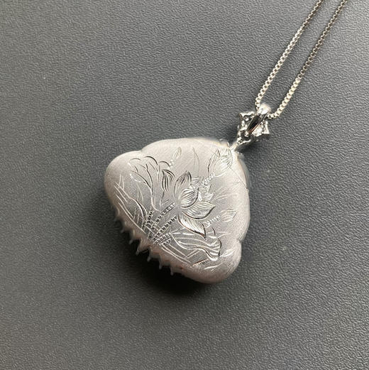 高冰种木那阳绿翡翠弥勒佛18k白金钻石镶嵌 商品图6