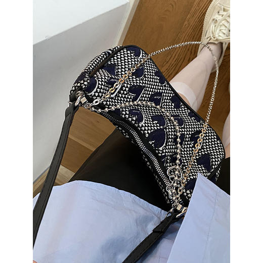 【社群供X】韩版小众潮酷尼龙帆布腋下包（下单5-7天发货） 商品图3