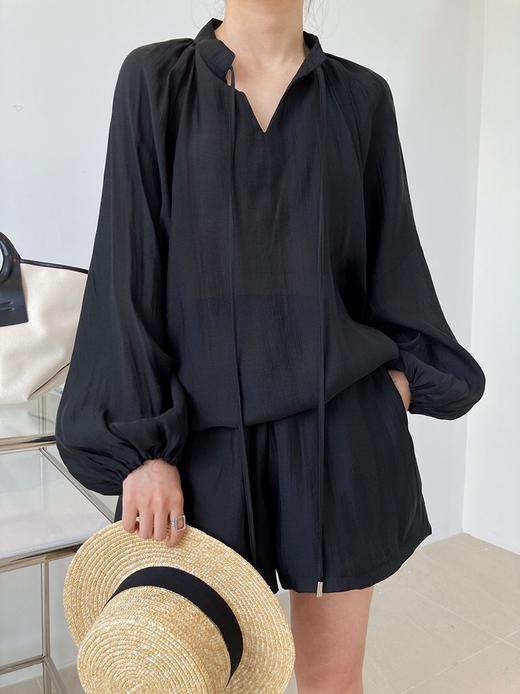 （清仓现货）【社群供V】2022夏季新品时尚休闲系带长袖防晒衣+阔腿短裤两件套天丝贡缎 商品图2