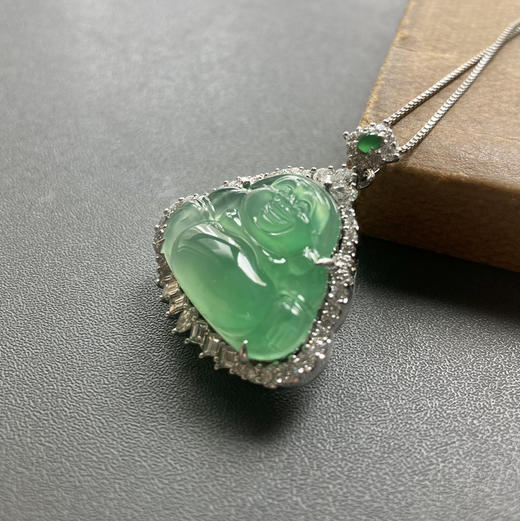 高冰种木那阳绿翡翠弥勒佛18k白金钻石镶嵌 商品图2