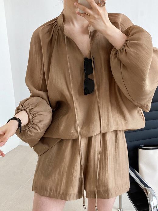 （清仓现货）【社群供V】2022夏季新品时尚休闲系带长袖防晒衣+阔腿短裤两件套天丝贡缎 商品图1