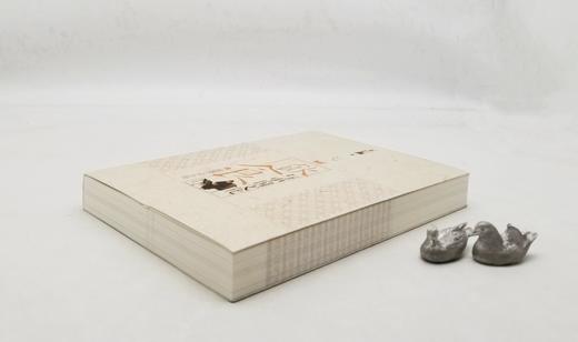 《饮食与中国文化》，平装，大16开，王仁湘著，青岛出版社2012年版，527页，定价128，售价45元，非偏远地区包邮。品相95成。

“吃”是中国世俗文化的一个根本特征。作者以考古学家的面目介入到饮 商品图2