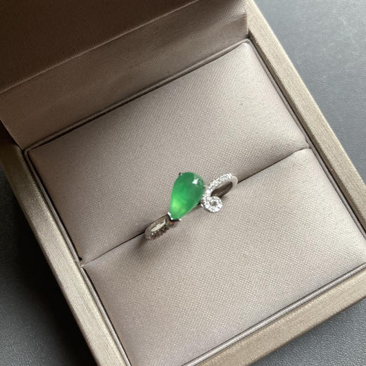 高冰种阳绿翡翠水滴戒指18k白金钻石镶嵌 商品图1