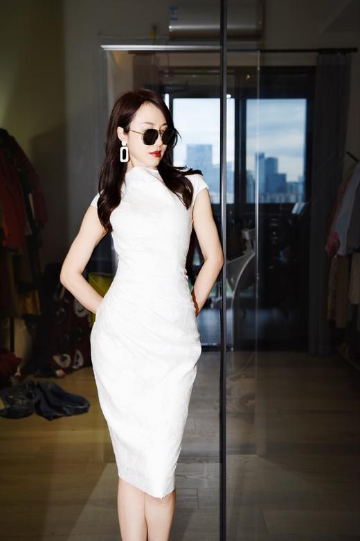 孤品-“白色恋人”J8182371A颈袖添香新款时尚气质修身中长款包臀女洋气遮肚白色连衣裙J8182371A不退可换 商品图2