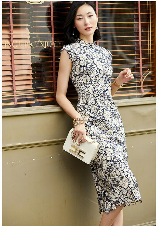 大花朵系列 ”花样年华“系列 旗袍款连衣裙 J8182336B颈袖添香季新款气质修身显瘦过膝绣花包臀蕾丝连衣裙 商品图2