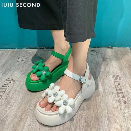 IUIU SECOND 2022夏新款厚底增高花朵凉鞋U22BG25051 商品图1