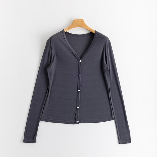 会呼吸的小开衫~【kpuwarm壳木 天丝氧气小开衫】室外遮阳室内挡冷气 莱赛尔天丝面料 微薄防晒透气 搭配出N种花样造型 遮肉、显瘦还防晒 商品图7