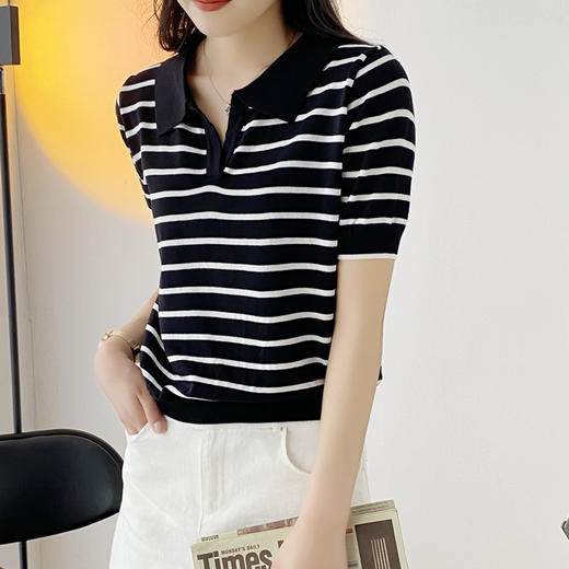 【条纹polo领短袖冰丝针织衫】俏皮显瘦 时髦复古 宽松设计感小众针织 减龄时尚·轻松穿出少女感 商品图6