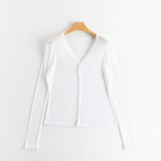 会呼吸的小开衫~【kpuwarm壳木 天丝氧气小开衫】室外遮阳室内挡冷气 莱赛尔天丝面料 微薄防晒透气 搭配出N种花样造型 遮肉、显瘦还防晒 商品图6