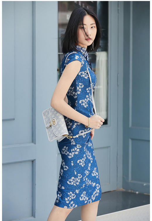 “花样年华”系列 J8182252B颈袖添香季新款女修身气质女神范收腰显瘦无袖包臀连衣裙J8182252B 商品图2