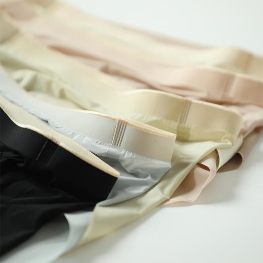 蚕丝再生纤维 隐形面膜肌裸感内裤 触手可及的柔软细腻 清爽透气不闷肤 360度全方位无痕包裹 商品图4