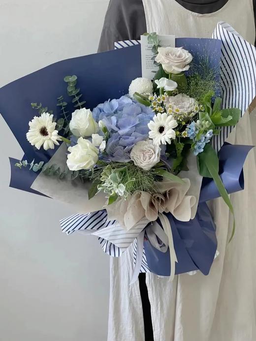 【锦“绣”前程】高考毕业绣球花束 商品图0