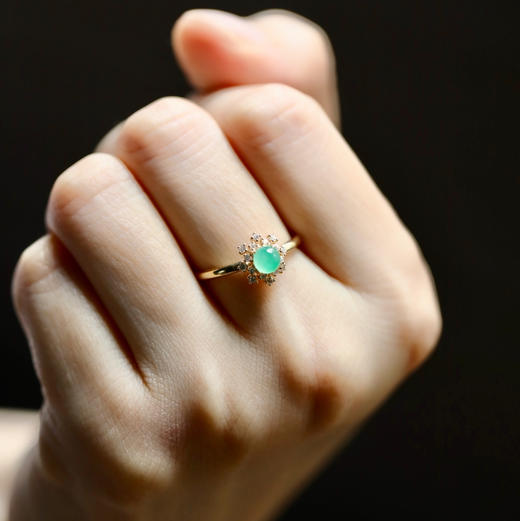 冰种阳绿厚庄翡翠蛋面雪花戒指18k黄金钻石镶嵌 商品图10