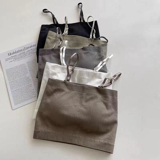 【一字平口的设计，欧美高ji感】黛唯梵固定吊带背心女、时尚气质、夏季新款、小众设计、纯色简约、百搭内搭上衣热卖 商品图2