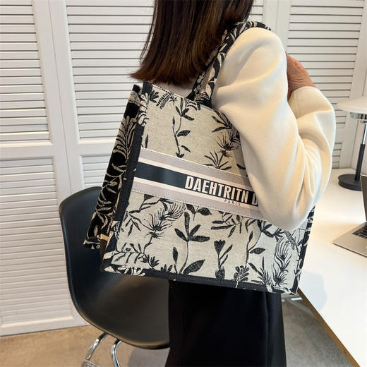 时尚帆布大容量包包，2022新款质感洋气单肩包布袋托特包 QY7121*88*98 商品图1