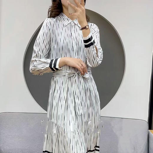 连衣裙 黑色。白色 自己备注号码颜色 商品图3