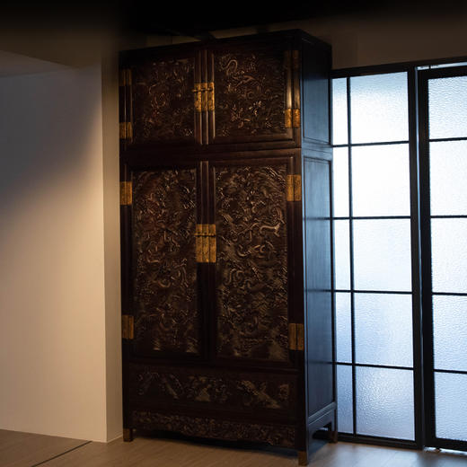 二十世纪 紫檀云龙纹大四件柜 商品图4