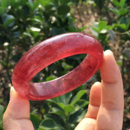 鸽血红草莓晶宽版手镯  镯宽18mm 商品图0