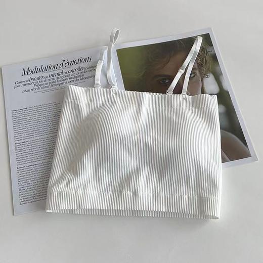 【一字平口的设计，欧美高ji感】黛唯梵固定吊带背心女、时尚气质、夏季新款、小众设计、纯色简约、百搭内搭上衣热卖 商品图8