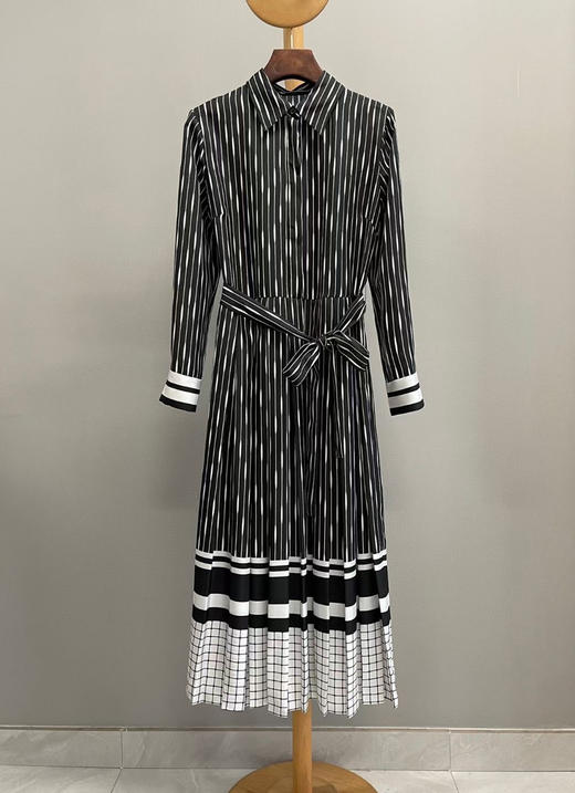 连衣裙 黑色。白色 自己备注号码颜色 商品图9