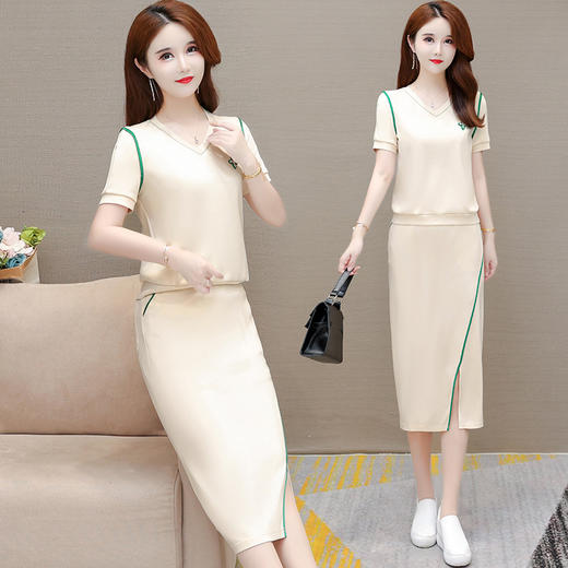 WE-HSY-X22A079 小香风两件套装连衣裙女2022夏新款修身气质时尚短袖T恤半身裙子 商品图3