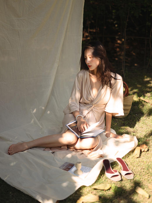 CG｜Lauren Dress [真丝扭结深V连衣裙] 商品图3