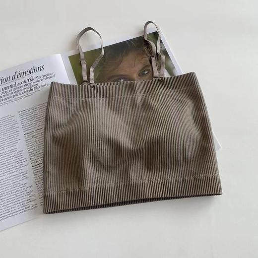 【一字平口的设计，欧美高ji感】黛唯梵固定吊带背心女、时尚气质、夏季新款、小众设计、纯色简约、百搭内搭上衣热卖 商品图9