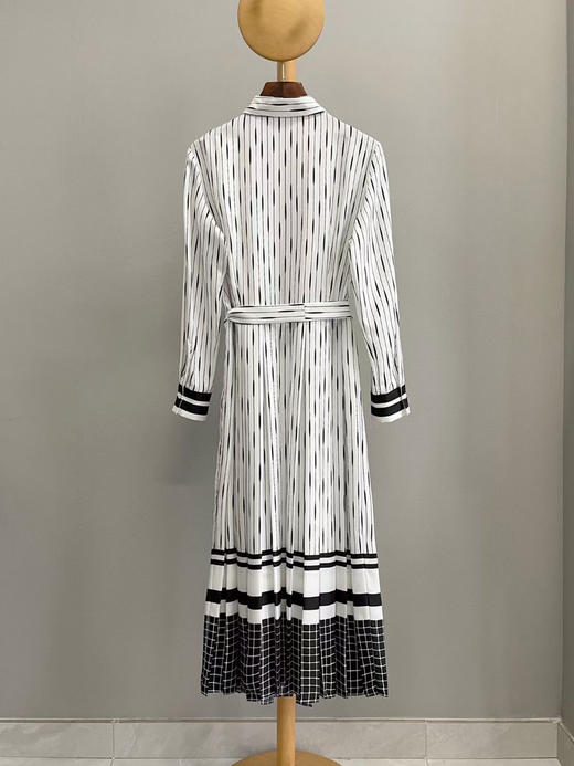 连衣裙 黑色。白色 自己备注号码颜色 商品图8