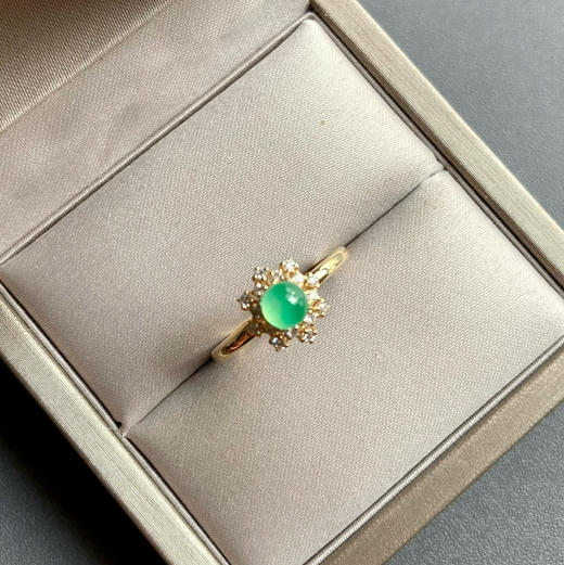 冰种阳绿厚庄翡翠蛋面雪花戒指18k黄金钻石镶嵌 商品图1