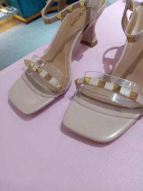 IUIU SECOND夏款时尚铆钉方头高跟凉鞋U21BG15761