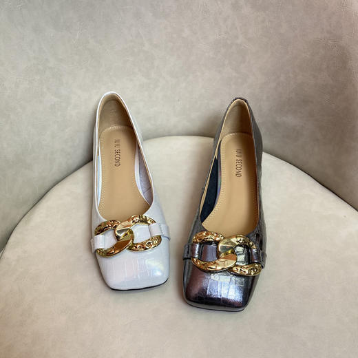 IUIU SECOND2022春季新款晚晚风粗跟单鞋复古金属链条扣方头浅口 商品图0