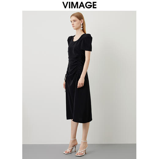 VIMAGE/纬漫纪夏季新款复古u领垫肩泡泡袖抽褶显瘦黑色连衣裙VB2207908 商品图1