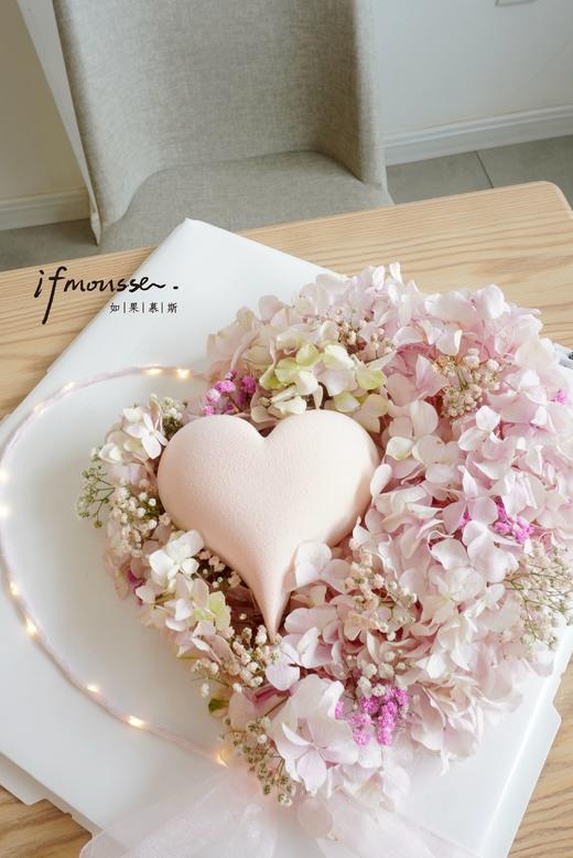 「慕斯」心形慕斯绣球求婚蛋糕 商品图0