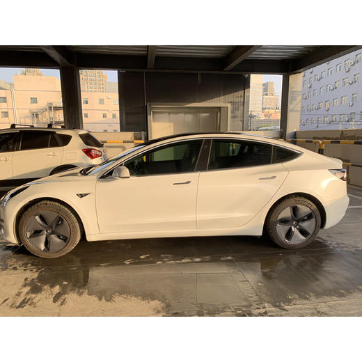 特斯拉 Model 3 标准续航后驱升级版 【长租-北京】 商品图3