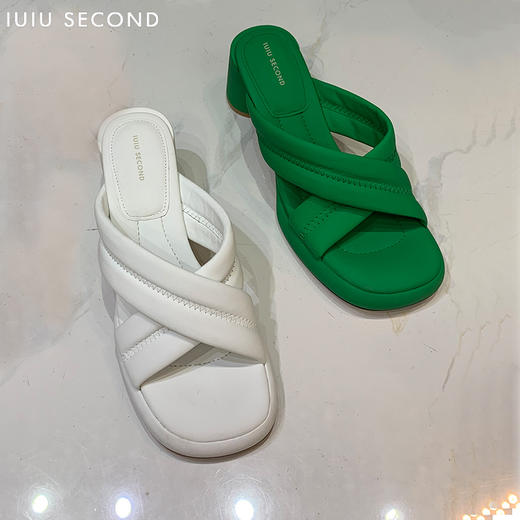 IUIU SECOND 2022夏新款柔软感水台圆粗跟凉拖鞋U22BJ24701 商品图0