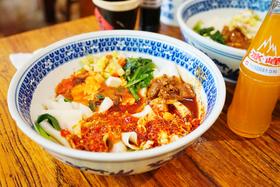  不可错过的西安美食（油泼辣子biangbiang面)！ 