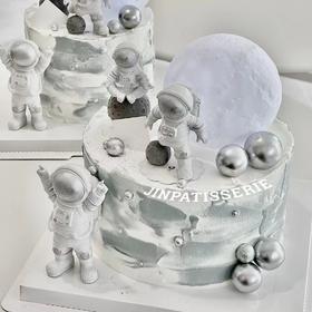 宇航员太空蛋糕
