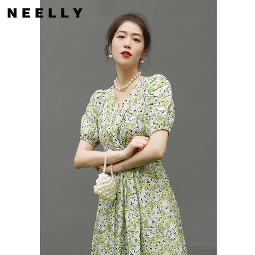 NEELLY纳俪商场同款气质V领泡泡袖连衣裙女韩版扭结设计显瘦A字裙 商品图2