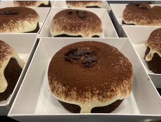 | 生椰拿铁爆浆蛋糕（赠送款） 商品图0