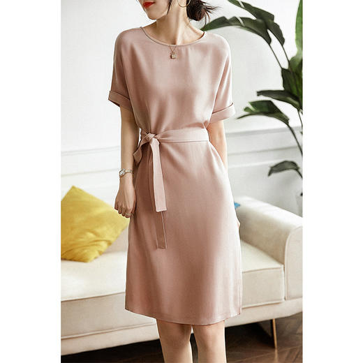 【优雅气质范】灵动飘逸高奢感 仿真丝裸粉色连衣裙  穿出你的style 舒适透气 慵懒随性 商品图3