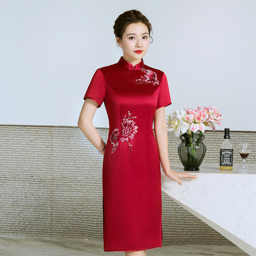 YS-05635新款婚礼服 修身洋气旗袍喜婆婆婚宴装春夏款连衣裙衣 旗袍 商品图1