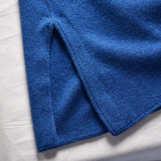 圣三利女装针织V领上衣SL1948005 商品图4