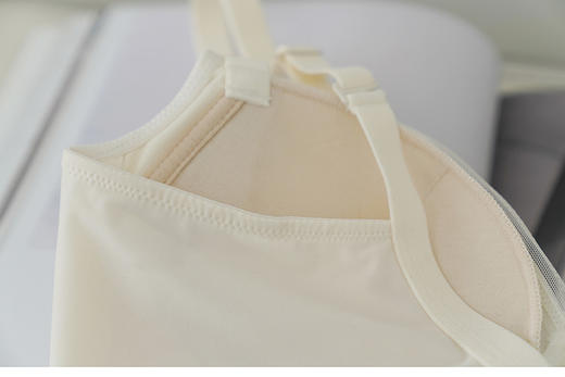 舒适氧气感 裸感桑蚕丝洋气无痕收副乳聚拢蕾丝文胸内衣 【包邮+涉及卫生bu退换】 商品图12